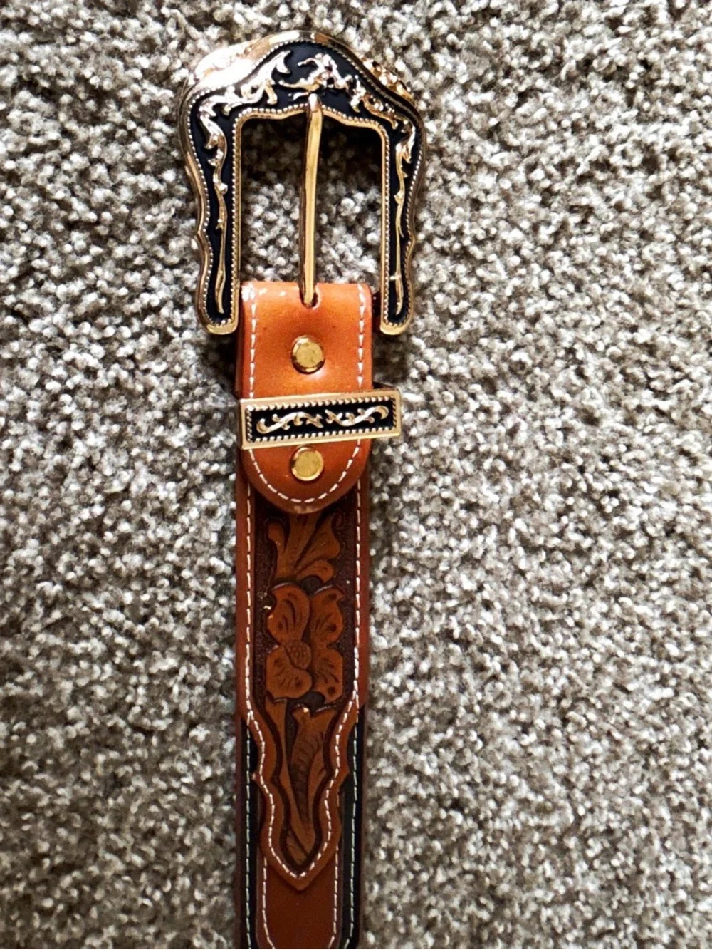 Unisex Western Style Brown Leather Belt with Ornate Gold Buckle